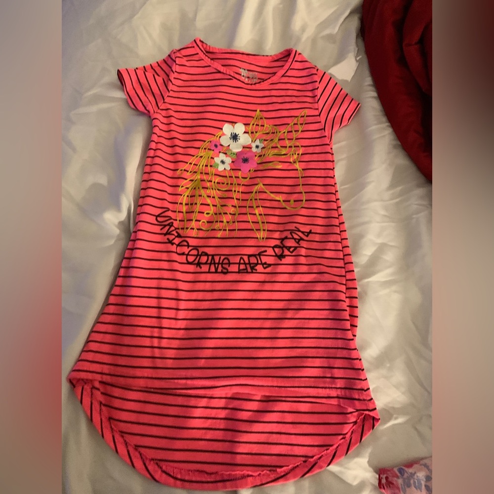 Girls nightgown  size 6